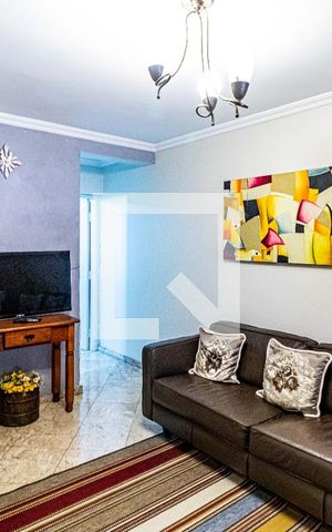 Casa à venda com 180m², 3 quartos e 2 vagas Casa à venda com 180m², 3 quartos e 2 vagasSala