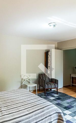 Casa à venda com 180m², 3 quartos e 2 vagas Casa à venda com 180m², 3 quartos e 2 vagasSuite