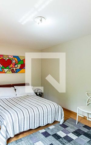 Casa à venda com 180m², 3 quartos e 2 vagas Casa à venda com 180m², 3 quartos e 2 vagasSuite