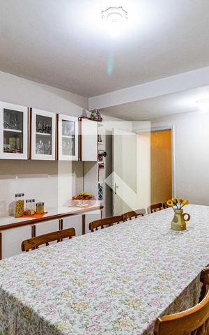 Casa à venda com 180m², 3 quartos e 2 vagas Casa à venda com 180m², 3 quartos e 2 vagasSala de jantar