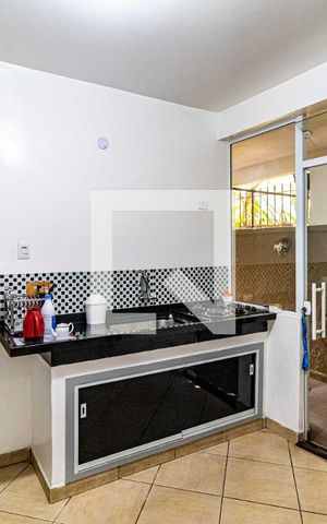 Casa à venda com 180m², 3 quartos e 2 vagas Casa à venda com 180m², 3 quartos e 2 vagasCozinha