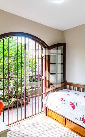 Casa à venda com 180m², 3 quartos e 2 vagas Casa à venda com 180m², 3 quartos e 2 vagasQuarto 02