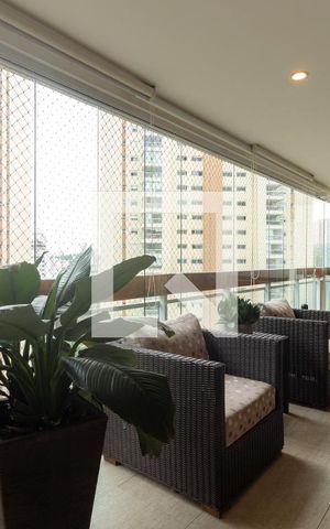 Apartamento à venda com 163m², 3 quartos e 3 vagas Apartamento à venda com 163m², 3 quartos e 3 vagasVaranda