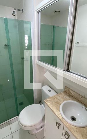 Apartamento para alugar com 53m², 2 quartos e 1 vaga Apartamento para alugar com 53m², 2 quartos e 1 vagaBanheiro do Quarto 1