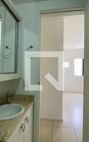 Apartamento para alugar com 53m², 2 quartos e 1 vaga Apartamento para alugar com 53m², 2 quartos e 1 vagaBanheiro do Quarto 1