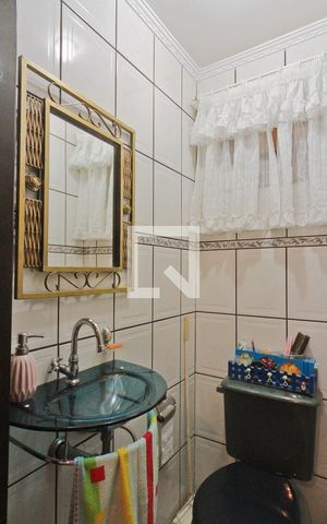 Casa à venda com 143m², 3 quartos e 4 vagas Casa à venda com 143m², 3 quartos e 4 vagasLavabo