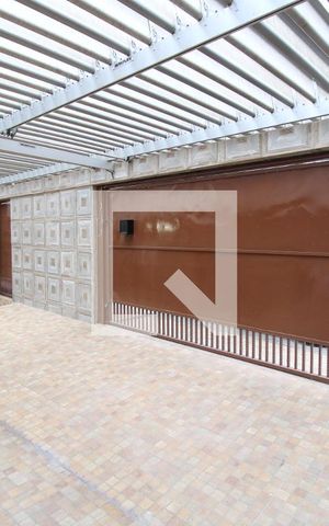 Casa à venda com 134m², 4 quartos e 2 vagasCasa 1 - Garagem