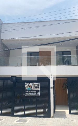 Casa à venda com 250m², 3 quartos e 2 vagasFachada