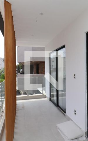 Casa à venda com 250m², 3 quartos e 2 vagasVaranda