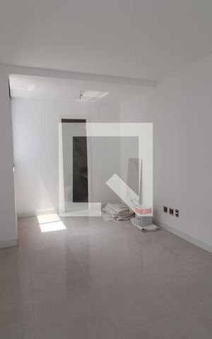 Casa à venda com 250m², 3 quartos e 2 vagasSuíte 2