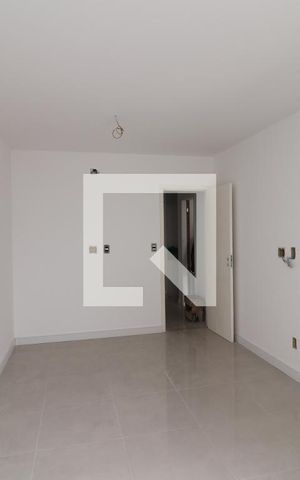 Casa à venda com 250m², 3 quartos e 2 vagasSuíte 2