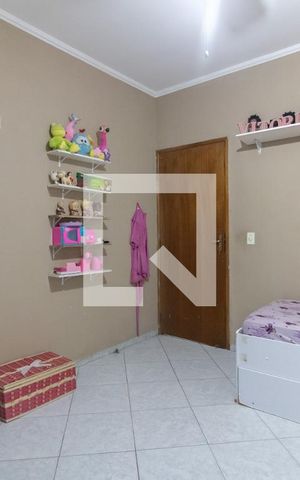 Casa à venda com 100m², 3 quartos e 2 vagas Casa à venda com 100m², 3 quartos e 2 vagasSuíte