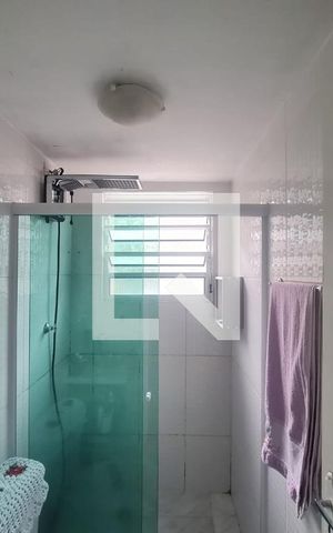 Apartamento para alugar com 42m², 2 quartos e 1 vaga Apartamento para alugar com 42m², 2 quartos e 1 vagaBanheiro social