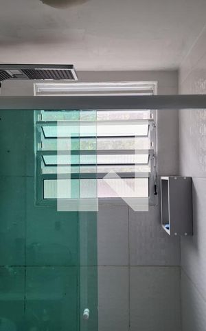 Apartamento para alugar com 42m², 2 quartos e 1 vaga Apartamento para alugar com 42m², 2 quartos e 1 vagaBanheiro social