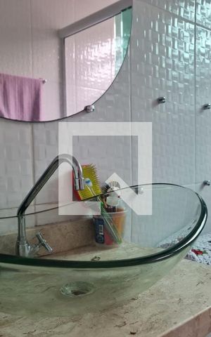 Apartamento para alugar com 42m², 2 quartos e 1 vaga Apartamento para alugar com 42m², 2 quartos e 1 vagaBanheiro social