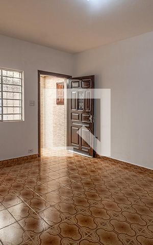 Casa para alugar com 100m², 2 quartos e 1 vaga Casa para alugar com 100m², 2 quartos e 1 vagaSala