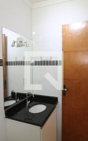 Casa de condomínio à venda com 199m², 3 quartos e 3 vagasQuarto 1 - Banheiro