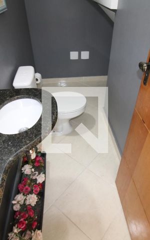 Casa de condomínio à venda com 199m², 3 quartos e 3 vagasLavabo