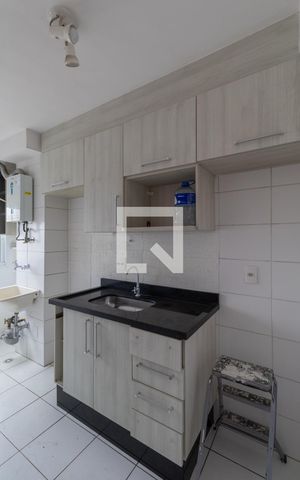 Apartamento à venda com 45m², 2 quartos e 1 vaga Apartamento à venda com 45m², 2 quartos e 1 vagaCozinha e Área de Serviço