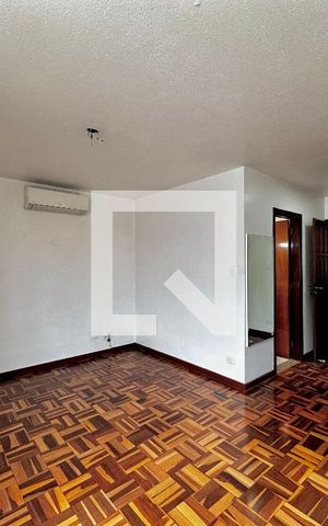 Casa à venda com 155m², 3 quartos e 2 vagas Casa à venda com 155m², 3 quartos e 2 vagasSuíte