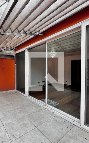 Casa à venda com 155m², 3 quartos e 2 vagas Casa à venda com 155m², 3 quartos e 2 vagasVaranda