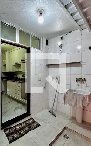 Casa à venda com 155m², 3 quartos e 2 vagas Casa à venda com 155m², 3 quartos e 2 vagasÁrea de Serviço