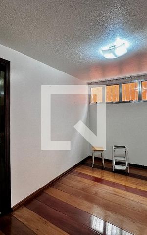 Casa à venda com 155m², 3 quartos e 2 vagas Casa à venda com 155m², 3 quartos e 2 vagasCopa