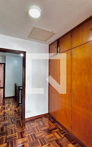 Casa à venda com 155m², 3 quartos e 2 vagas Casa à venda com 155m², 3 quartos e 2 vagasCloset Suíte
