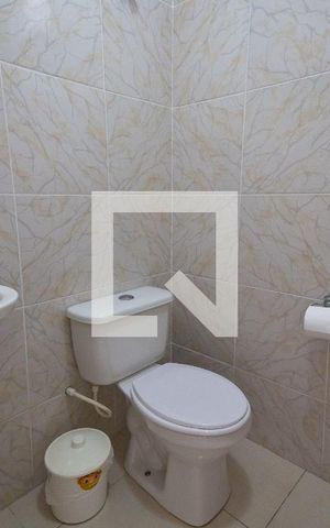 Casa à venda com 150m², 3 quartos e 2 vagas Casa à venda com 150m², 3 quartos e 2 vagasBanheiro