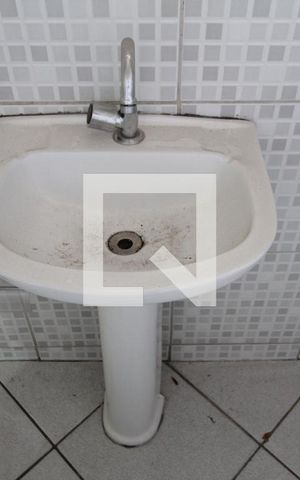 Casa de condomínio para alugar com 120m², 4 quartos e 2 vagasBanheiro da Suite