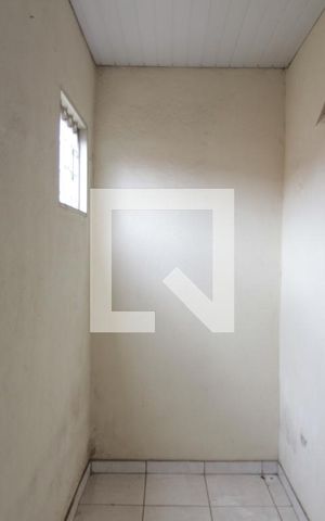 Casa de condomínio para alugar com 120m², 4 quartos e 2 vagasEscritório