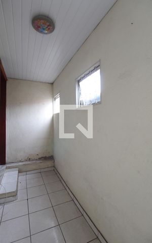 Casa de condomínio para alugar com 120m², 4 quartos e 2 vagasEscritório