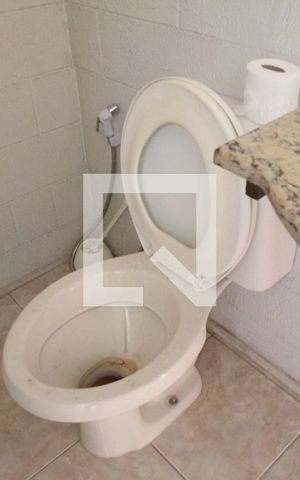 Casa de condomínio para alugar com 120m², 4 quartos e 2 vagasBanheiro Social