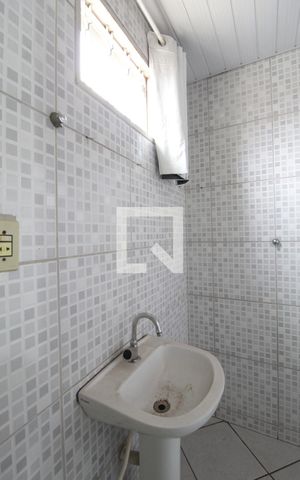 Casa de condomínio para alugar com 120m², 4 quartos e 2 vagasBanheiro da Suite