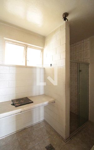 Casa de condomínio para alugar com 120m², 4 quartos e 2 vagasBanheiro Social