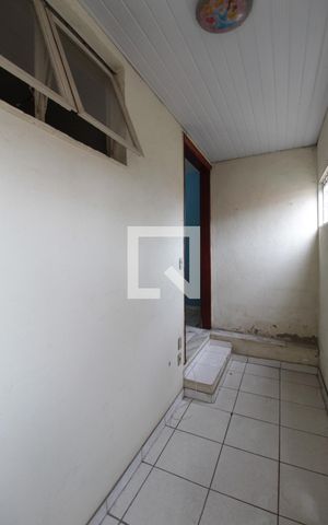 Casa de condomínio para alugar com 120m², 4 quartos e 2 vagasEscritório