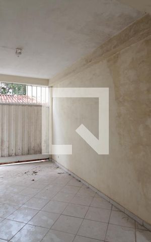 Casa de condomínio para alugar com 120m², 4 quartos e 2 vagasGaragem e Área de Serviço