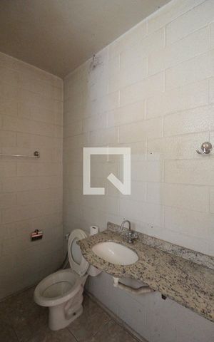 Casa de condomínio para alugar com 120m², 4 quartos e 2 vagasBanheiro Social