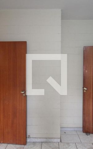 Casa de condomínio para alugar com 120m², 4 quartos e 2 vagasSala de TV