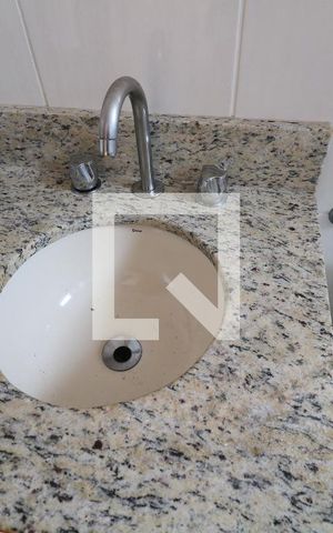 Apartamento para alugar com 70m², 2 quartos e 1 vagaBanheiro da Suíte - Pia