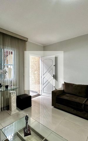 Casa à venda com 105m², 2 quartos e 2 vagas Casa à venda com 105m², 2 quartos e 2 vagasSala