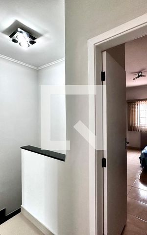 Casa à venda com 105m², 2 quartos e 2 vagas Casa à venda com 105m², 2 quartos e 2 vagasCorredor Quartos