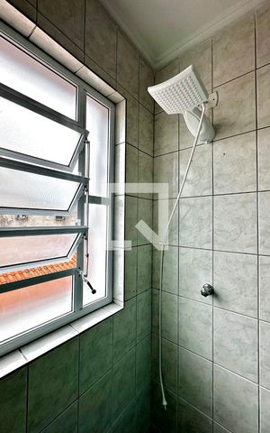 Casa à venda com 105m², 2 quartos e 2 vagas Casa à venda com 105m², 2 quartos e 2 vagasBanheiro