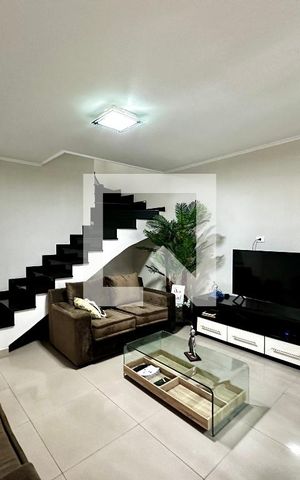 Casa à venda com 105m², 2 quartos e 2 vagas Casa à venda com 105m², 2 quartos e 2 vagasSala