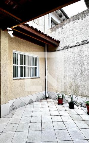 Casa à venda com 105m², 2 quartos e 2 vagas Casa à venda com 105m², 2 quartos e 2 vagasQuintal