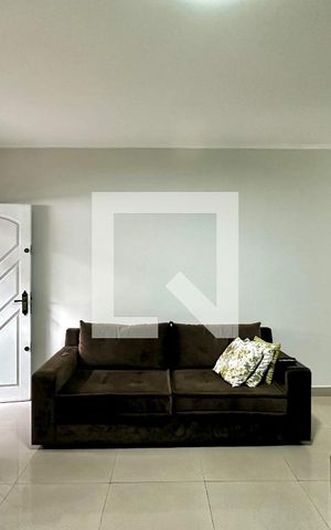 Casa à venda com 105m², 2 quartos e 2 vagas Casa à venda com 105m², 2 quartos e 2 vagasSala
