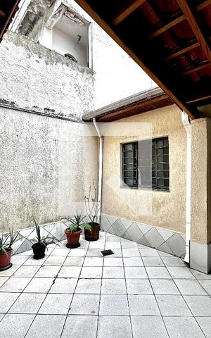 Casa à venda com 105m², 2 quartos e 2 vagas Casa à venda com 105m², 2 quartos e 2 vagasQuintal