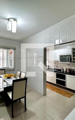 Casa à venda com 105m², 2 quartos e 2 vagas Casa à venda com 105m², 2 quartos e 2 vagasCopa
