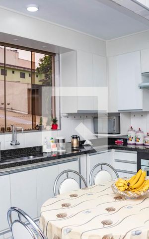 Casa à venda com 202m², 3 quartos e 3 vagas Casa à venda com 202m², 3 quartos e 3 vagasCozinha