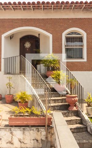 Casa para alugar com 172m², 4 quartos e 2 vagasÁrea externa